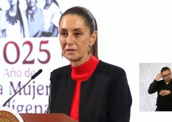 Afirma Sheinbaum que revisará cobro excesivo de taxis en el aeropuerto de Cancún