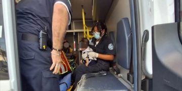 Salvan bomberos a bebé de morir por atragantamiento en Cozumel