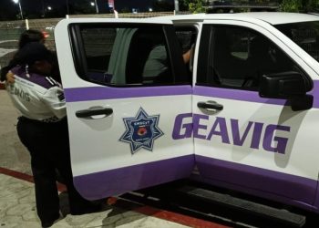 Rescatan a menor y a su madre extraviadas en Cancún