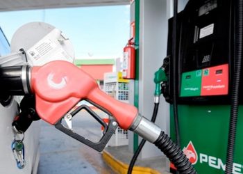 Profeco revela “gasolinazos” en pasados sexenios; Sheinbaum afirma que precios han disminuido con la 4T